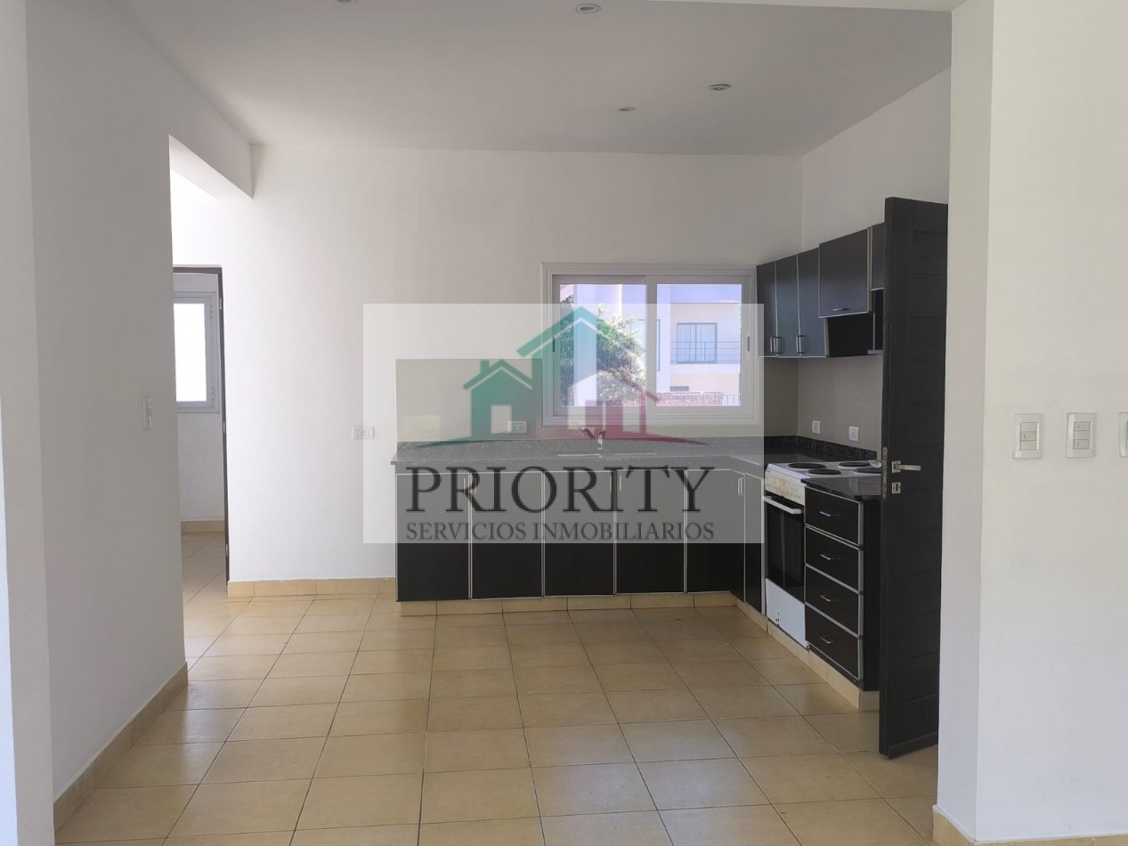 ALQUILER HERMOSA CASA 