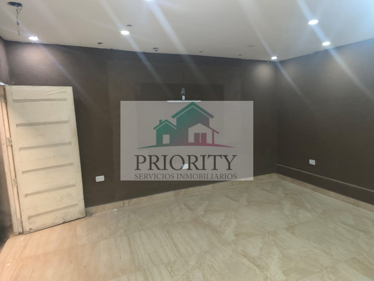 ALQUILER ZONA MERCADO ARTESANAL ZACARIAS YANCI 300