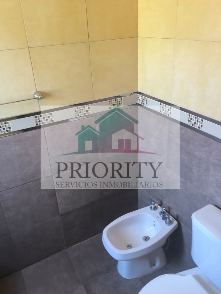 ALQUILER HERMOSA CASA 